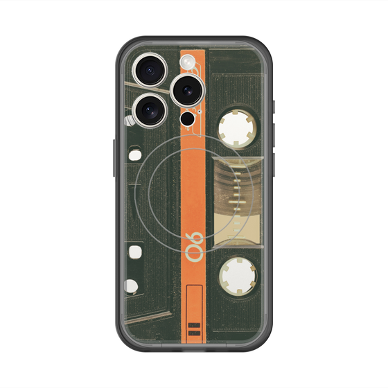 スリムプロテクションプレミアムケース with MagSafe［ RETORO CASSETTE TAPE - Opacity Black ］
