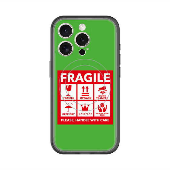 スリムプロテクションプレミアムケース with MagSafe［ FRAGILE Sticker - Green ］
