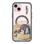 スリムプロテクションプレミアムケース with MagSafe［ ヴィレッジヴァンガードダイナー - チョコレート&クリームチーズパンケーキ ］