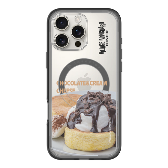 スリムプロテクションプレミアムケース with MagSafe［ ヴィレッジヴァンガードダイナー - チョコレート&クリームチーズパンケーキ ］