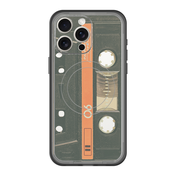 スリムプロテクションプレミアムケース with MagSafe［ RETORO CASSETTE TAPE - Opacity Black ］