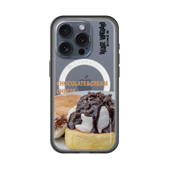 スリムプロテクションプレミアムケース with MagSafe［ ヴィレッジヴァンガードダイナー - チョコレート&クリームチーズパンケーキ ］