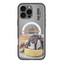 スリムプロテクションプレミアムケース with MagSafe［ ヴィレッジヴァンガードダイナー - チョコレート&クリームチーズパンケーキ ］