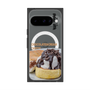 プレミアムスクエアケース with Pixelsnap［ ヴィレッジヴァンガードダイナー - チョコレート&クリームチーズパンケーキ ］