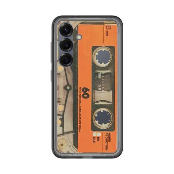 スリムプロテクションプレミアムケース［ RETORO CASSETTE TAPE - Skeleton Orange ］