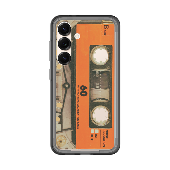 スリムプロテクションプレミアムケース［ RETORO CASSETTE TAPE - Skeleton Orange ］