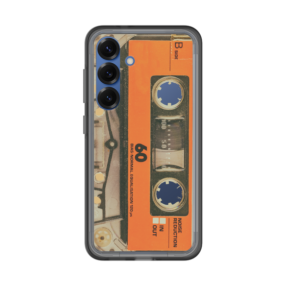 スリムプロテクションプレミアムケース［ RETORO CASSETTE TAPE - Skeleton Orange ］