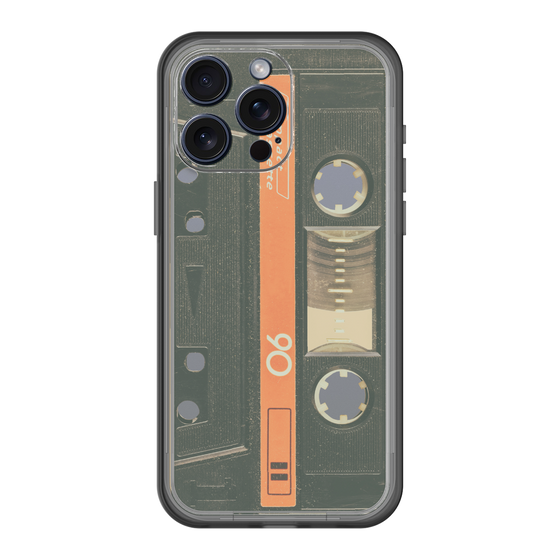 スリムプロテクションプレミアムケース［ RETORO CASSETTE TAPE - Opacity Black ］