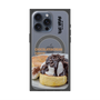 プレミアムスクエアケース with MagSafe［ ヴィレッジヴァンガードダイナー - チョコレート&クリームチーズパンケーキ ］