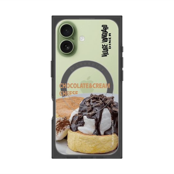 プレミアムスクエアケース with MagSafe［ ヴィレッジヴァンガードダイナー - チョコレート&クリームチーズパンケーキ ］