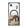 プレミアムスクエアケース with MagSafe［ ヴィレッジヴァンガードダイナー - チョコレート&クリームチーズパンケーキ ］
