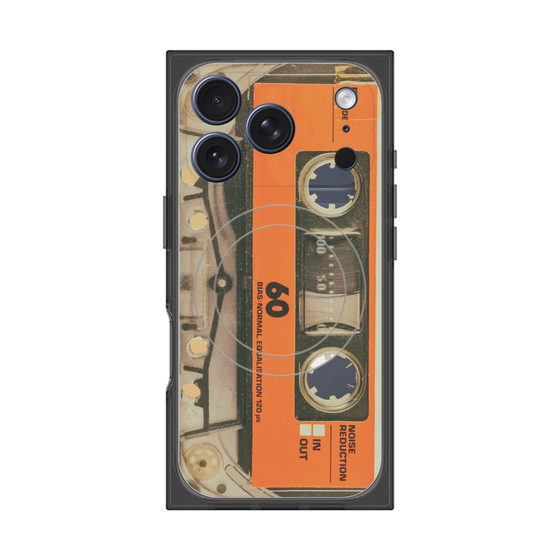 プレミアムスクエアケース with MagSafe［ RETORO CASSETTE TAPE - Skeleton Orange ］