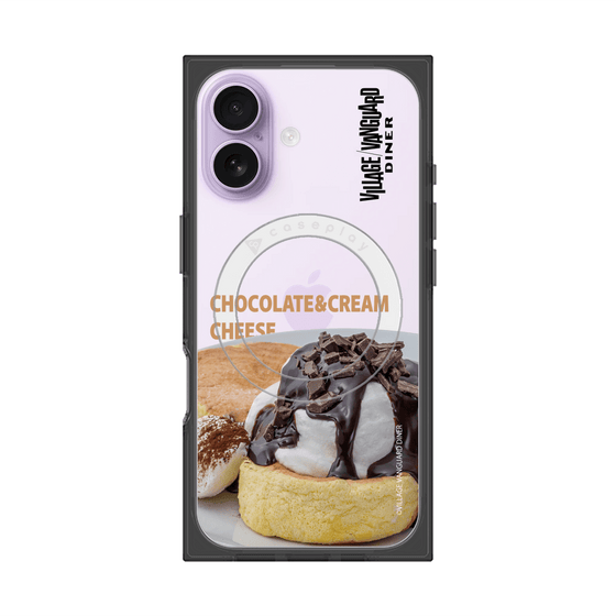 プレミアムスクエアケース with MagSafe［ ヴィレッジヴァンガードダイナー - チョコレート&クリームチーズパンケーキ ］