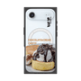 プレミアムスクエアケース with MagSafe［ ヴィレッジヴァンガードダイナー - チョコレート&クリームチーズパンケーキ ］