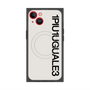 プレミアムスクエアケース with MagSafe［ 1PIU1UGUALE3 - ロゴ vertical - ホワイト ］