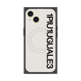 プレミアムスクエアケース with MagSafe［ 1PIU1UGUALE3 - ロゴ vertical - ホワイト ］