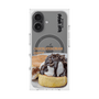 プレミアムスクエアケース with MagSafe［ ヴィレッジヴァンガードダイナー - チョコレート&クリームチーズパンケーキ ］