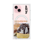プレミアムスクエアケース with MagSafe［ ヴィレッジヴァンガードダイナー - チョコレート&クリームチーズパンケーキ ］
