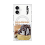 プレミアムスクエアケース with MagSafe［ ヴィレッジヴァンガードダイナー - チョコレート&クリームチーズパンケーキ ］
