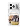 プレミアムスクエアケース with MagSafe［ ヴィレッジヴァンガードダイナー - チョコレート&クリームチーズパンケーキ ］