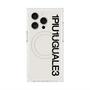 プレミアムスクエアケース with MagSafe［ 1PIU1UGUALE3 - ロゴ vertical - ホワイト ］