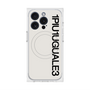 プレミアムスクエアケース with MagSafe［ 1PIU1UGUALE3 - ロゴ vertical - ホワイト ］